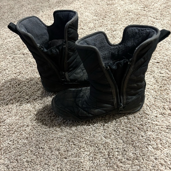 Columbia size 1 youth boots - Picture 2 of 5